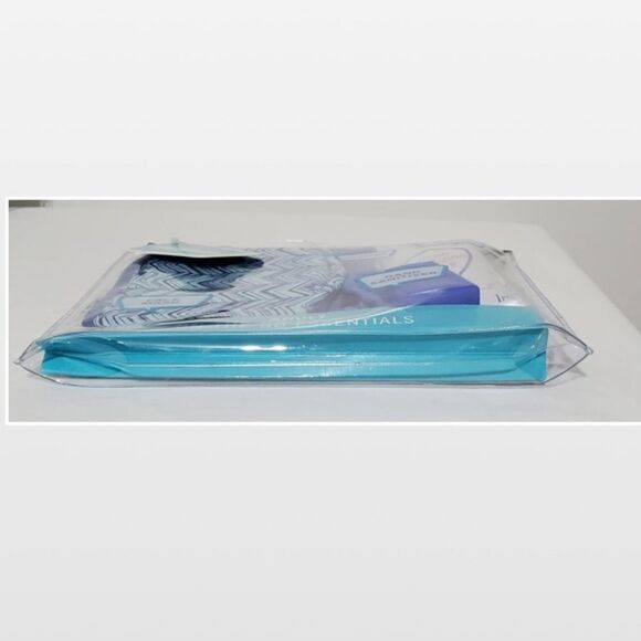 New Adult Essentials Travel Kit Acce - Picture 11 of 12